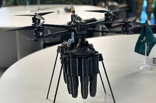 Permite lanzar 14 municiones simultáneamente: los drones "Hortensia" obtuvieron una opción para "bombardeo de alfombra"