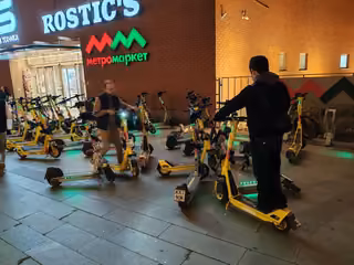 Quieren obligar a los conductores de patinetes eléctricos a obtener permisos de conducir