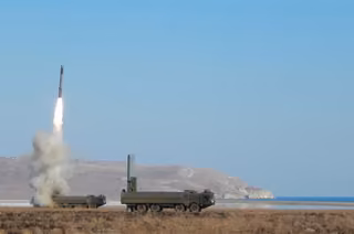 BRC "Bastión" y "Bal" con los devastadores "Onyx" y X-35U desplegados en Sajalín