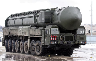 The principle of operation of the Topol ICBM revealed: a three-stage missile goes into the sky and hits the target with an accuracy of up to a meter
