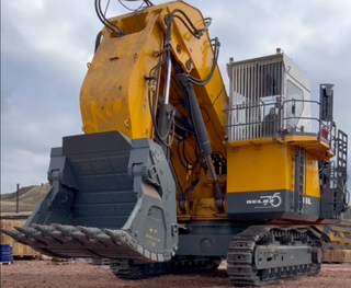 Первый белорусский карьерный экскаватор BELAZ BX20012 доставили в Хакасию