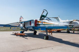 MiG-27 with an Engine from Su-27: A Unique Experiment Almost Forgotten