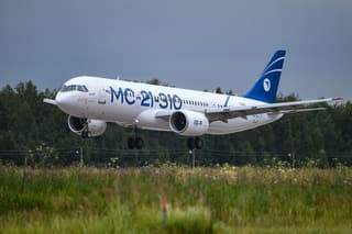 Российскую замену Airbus и Boeing отложили: сертификация МС-21 завершится в конце 2026 года