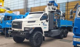 Presentaron en San Petersburgo la grúa manipuladora multifuncional KMA-150-3
