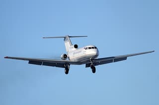 Daños por un millón de rublos: un avión Yak-40 sufrió daños al aterrizar en Kamchatka; se abrió una causa penal