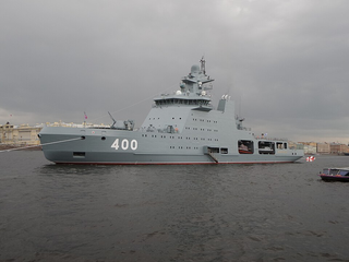 Puede operar de forma independiente y como parte de agrupaciones navales: el buque "Iván Papanin" se une a la Armada