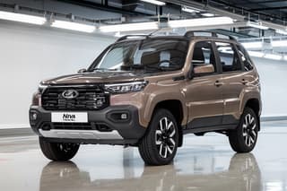 Стало известно, когда АвтоВАЗ начнёт продавать обновлённые Lada Niva Travel