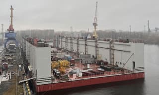 В Архангельске продолжается строительство плавучего дока проекта 28140С