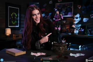 Права на изображения принадлежат Warner Bros. Entertainment Inc., DC и Sideshow Collectibles