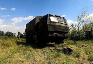 KamAZ y Ural superaron al camión estadounidense Oshkosh FMTV M1083 en terrenos difíciles