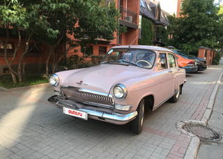 Leyenda viva: en San Petersburgo encontraron un rarísimo "Volga" GAZ-21 en color lila claro en estado auténtico