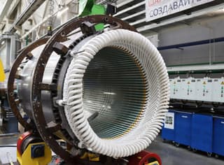 Import-substituted icebreaker engine, capable of breaking 1.5-meter ice, created by RED