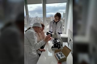 Новые микроскопы «Микимед-6» от ЛОМО поступили в Бердянский медицинский колледж