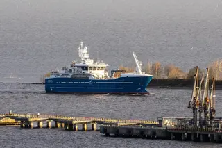 Gigante según el proyecto noruego: el buque "Marlin" con 70 mil anzuelos fue entregado a los pescadores