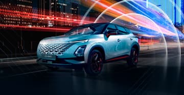 В Казахстане стартовали продажи кроссовера Omoda C5. Он дешевле российской версии
