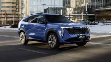 Geely Atlas в Казахстане оказался мощнее и дешевле на 360 000 рублей, чем в России