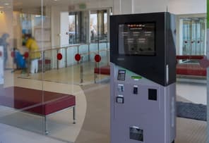 В Ереване демонтируют незарегистрированные платежные терминалы