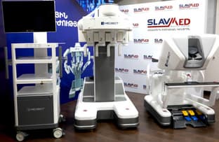 Ռոբոտներ վիրահատարանում. "Սլավմեդը" Հայաստանում առաջինն է ներդրել ռոբոտային վիրաբուժությունը