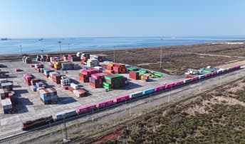 Между Поти и Баку запущен регулярный контейнерный поезд