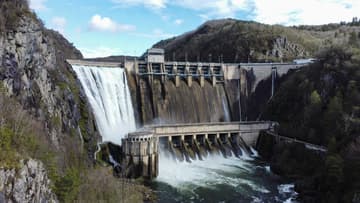 Гидроэнергетика дала сбой: выработка ГЭС в Грузии упала, несмотря на новые станции