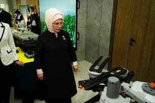 Эмине Эрдоган побывала на открытии научной лаборатории в КАТИУ