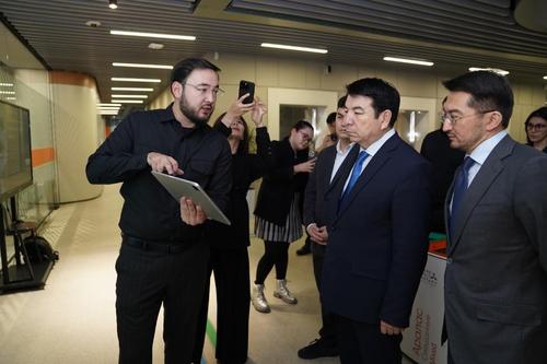 Гани Бейсембаев и Жаслан Мадиев в Astana Hub