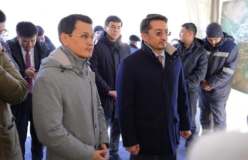 Председатель правления «Казахтелеком» Багдат Мусин и глава Минцифры  Казахстана Жаслан Мадиев