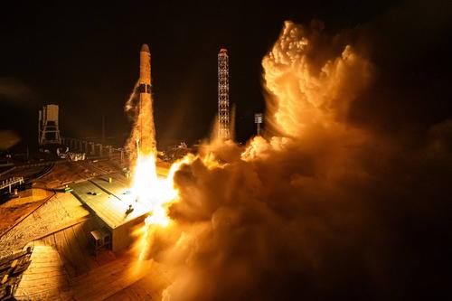 Первый старт новой ракеты "Союз-5" с самым мощным жидкостным ракетным двигателем в мире показали на эффектных фото (https://www.ixbt.com/news/2026/05/01/pervyj-start-novoj-rakety-sojuz5-s-samym-moshnym-zhidkostnym-raketnym-dvigatelem-v-mire-pokazali-na-jeffektnyh-foto.html?utm_medium=widget&utm_source=ixbt&utm_campaign=seealso)