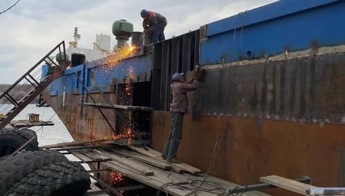 self-ballasting pontoon barge