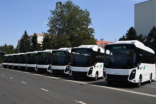 Майкоп получил 9 метановых автобусов СИМАЗ 2258-538 с USB-зарядками и аппарелью для колясок
