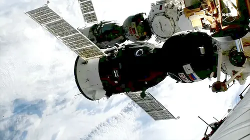 Российский космический корабль «Союз МС-28» пристыкован к Международной космической станции вскоре после прибытия 27 ноября 2026 года