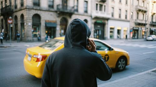 Estafadores apuntan a taxistas: el dinero desaparece después de una llamada