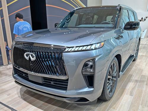 Infiniti QX80