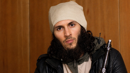 Pavel Durov updated his Telegram avatar yesterday amidst reports of charges: in the photo, he appeared with a beard and an assault rifle