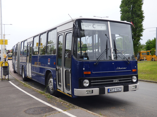 Ikarus 284