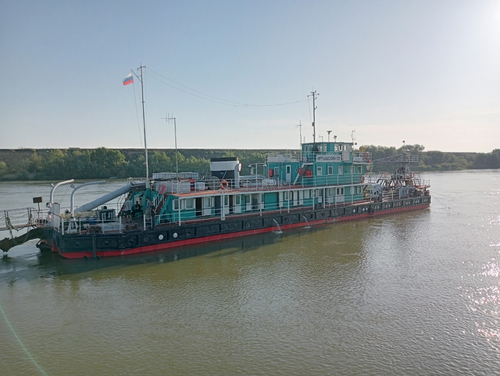 Dredger "Irtyshsky-727"