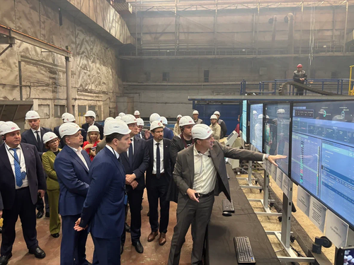Антон Алиханов на заводе «Красное Сормово»