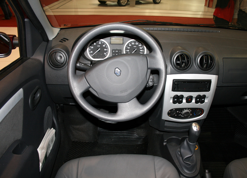 Салон&nbsp;Renault Logan