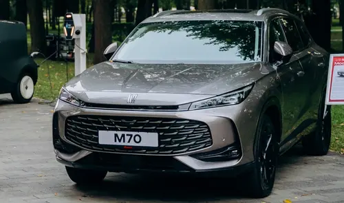 «Москвич» М70