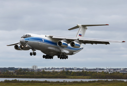 El avión de transporte Il-76TD-90VD trajo una carga especial de Namibia