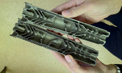 Titanio en lugar de mecanizado: el CAT ODK imprimió complejos dispositivos de boca en 3D