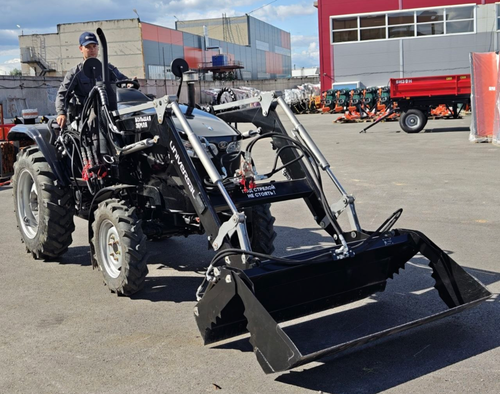 Domestic Jaw Bucket for Mini-Tractors Released by Bolshaya Zemlya Plant