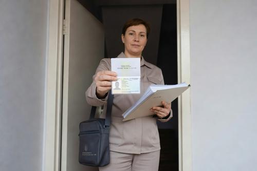 Росстат назвал признаки мошенников, которые приходят под видом статистиков