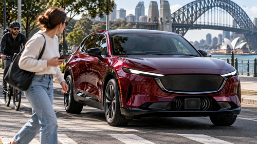 «Крякалка» теперь не только у спецтранспорта: Mazda CX-6e получила громкоговоритель