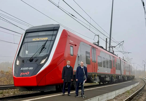 Pruebas del tren eléctrico «Finist-Premium» serie ES105P