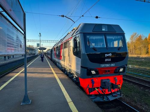 suburban train DP2D