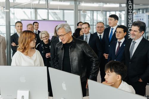 Глава Nvidia Дженсен Хуанг посетил центр TUMO в Казахстане