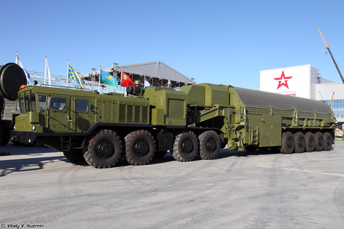 Транспортно-перегрузочный агрегат 3Ф30-9 из комплекса средств наземного обслуживания ракетного комплекса 3К30 «Булава»