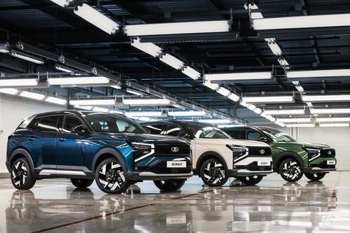 Кроссовер Lada Azimut в трех расцветках