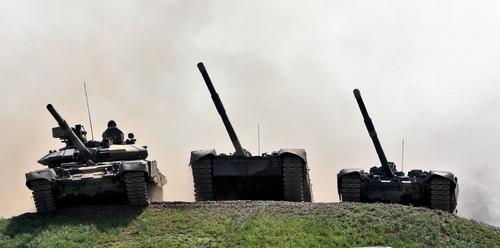T-80 "Flying" Tank Transformed into Sniper System: Adjustments of Just a Couple of Meters